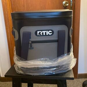 RTIC cooler. Color blue&gray. 20 can sort pack cooler.